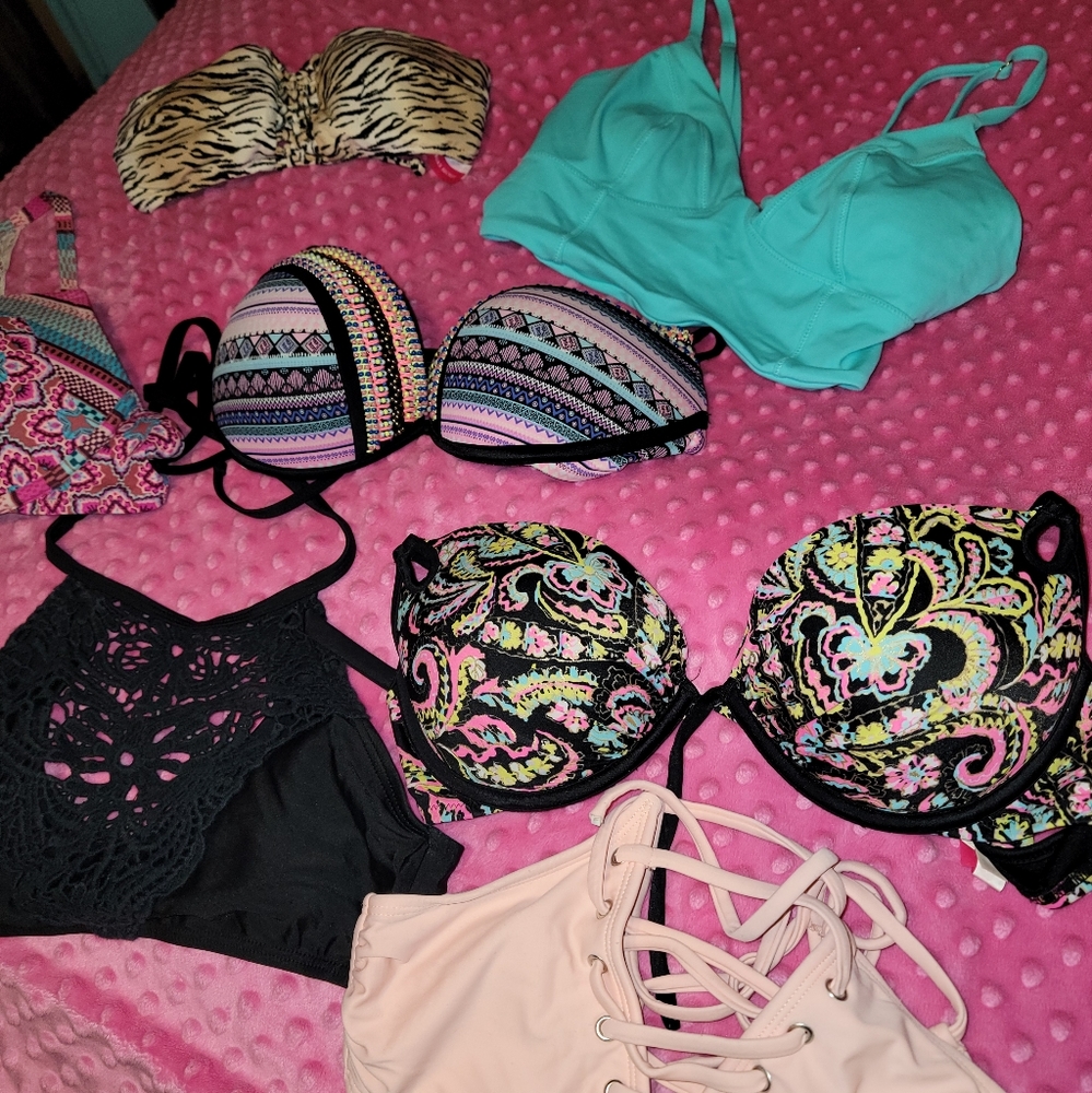 Bikini bundle! - Picture 2 of 4